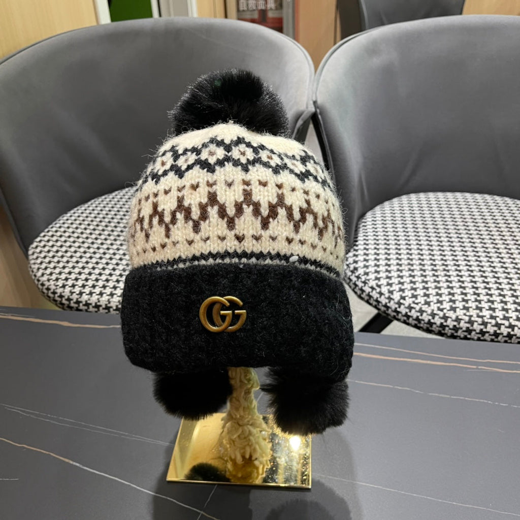 GUCCI BEANIE HAT IN COLORFUL WOOL 394006