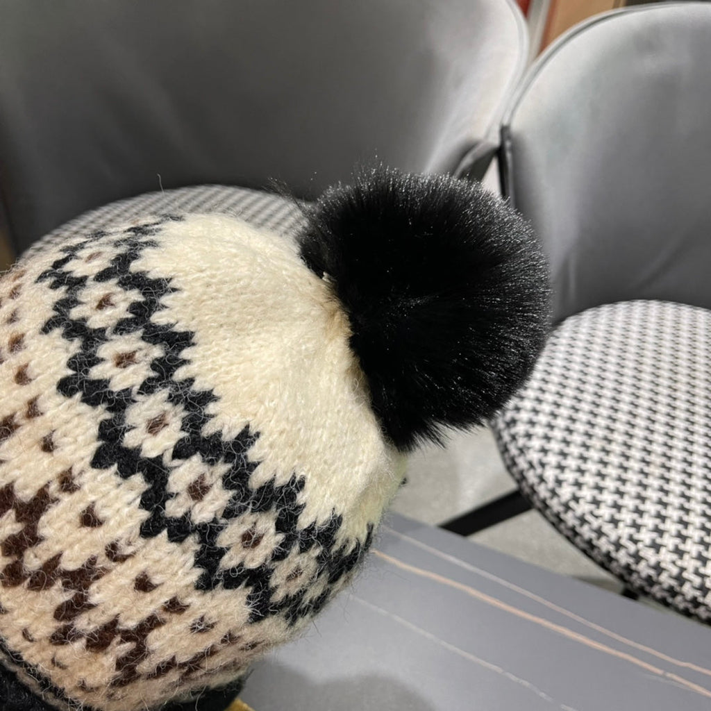 GUCCI BEANIE HAT IN COLORFUL WOOL 394006