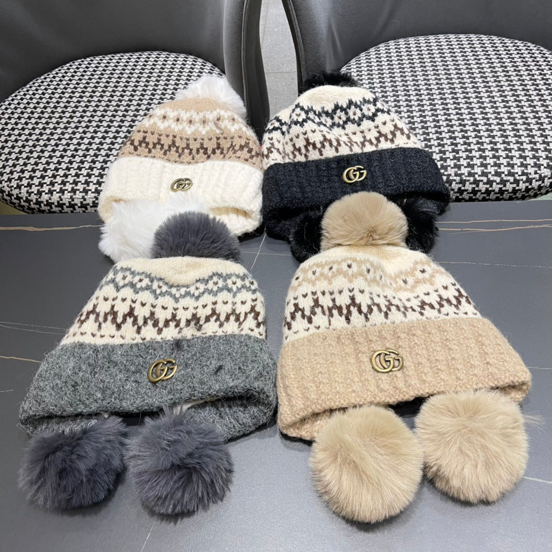 GUCCI BEANIE HAT IN COLORFUL WOOL 394006