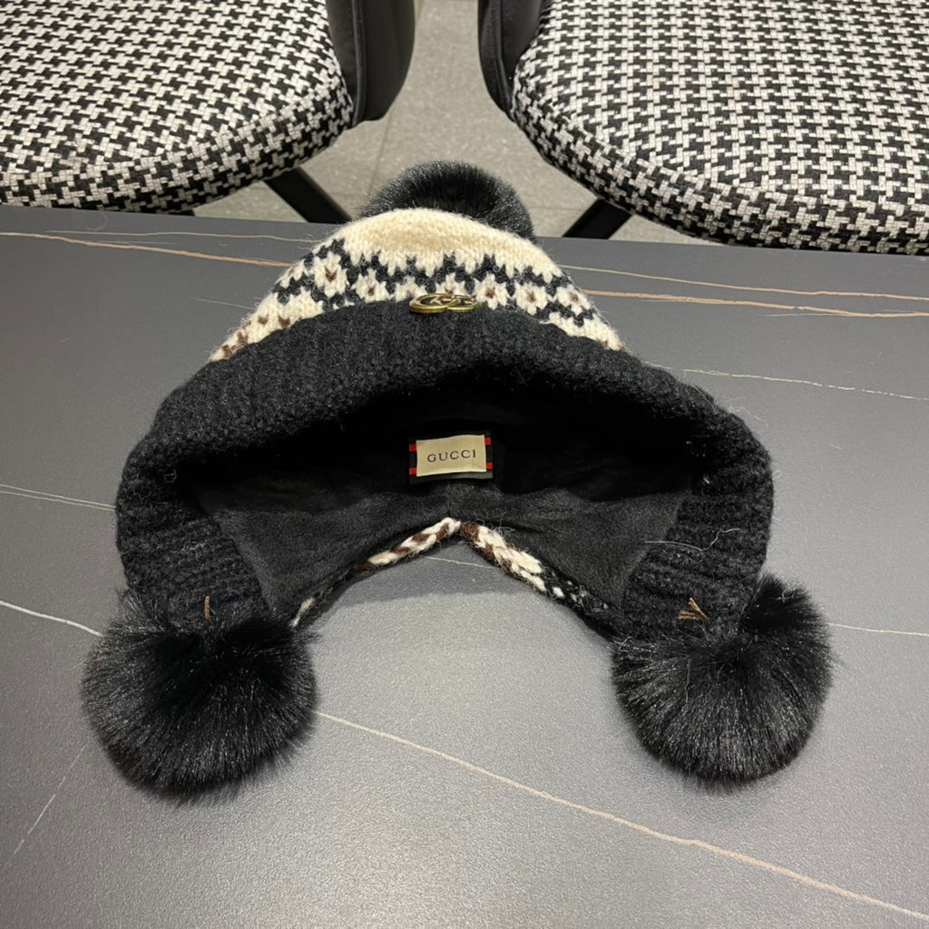 GUCCI BEANIE HAT IN COLORFUL WOOL 394006