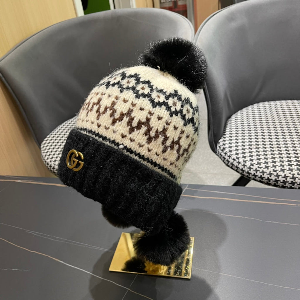 GUCCI BEANIE HAT IN COLORFUL WOOL 394006