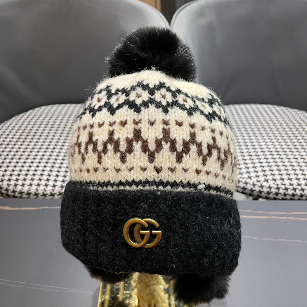 GUCCI BEANIE HAT IN COLORFUL WOOL 394006