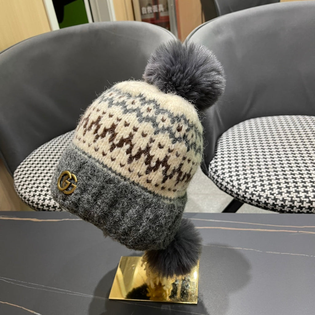 GUCCI BEANIE HAT IN COLORFUL WOOL 394008