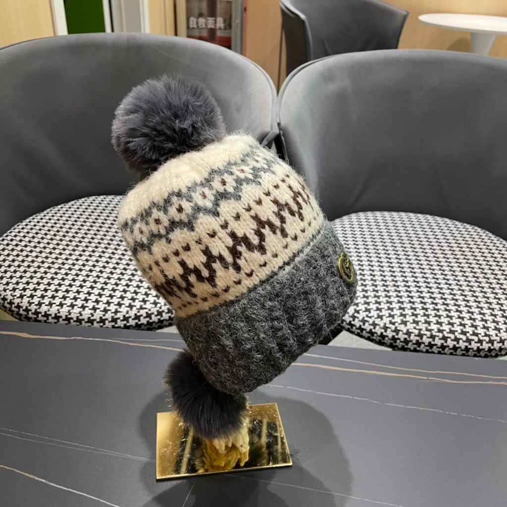 GUCCI BEANIE HAT IN COLORFUL WOOL 394008