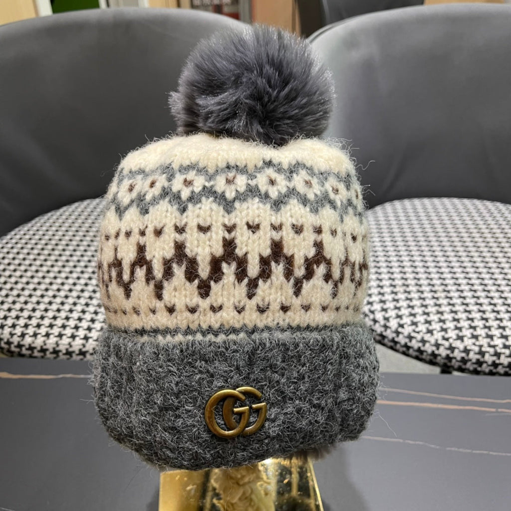 GUCCI BEANIE HAT IN COLORFUL WOOL 394008