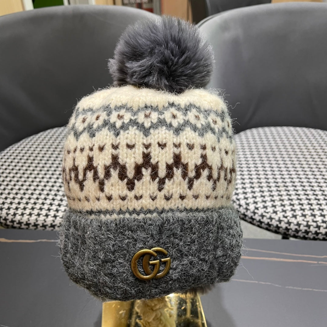 GUCCI BEANIE HAT IN COLORFUL WOOL 394008