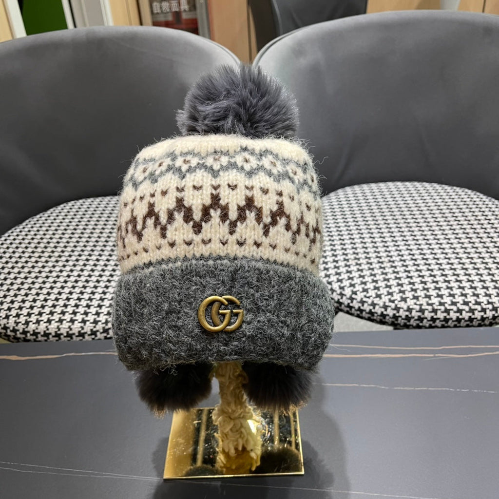 GUCCI BEANIE HAT IN COLORFUL WOOL 394008