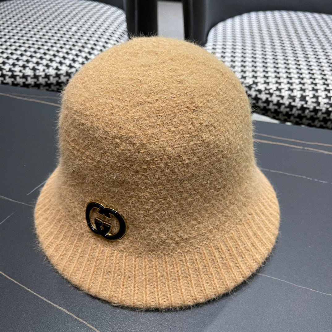 GUCCI BUCKET HAT IN PEANUT BROWN WOOL PLUSH 399229