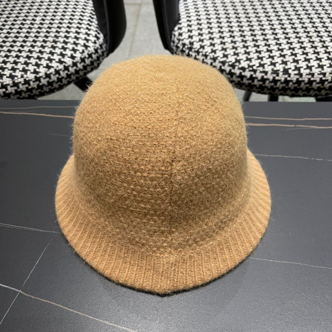 GUCCI BUCKET HAT IN PEANUT BROWN WOOL PLUSH 399229