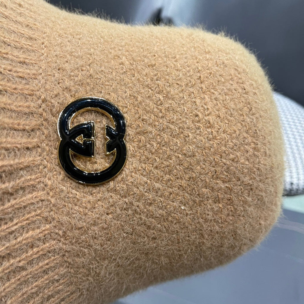 GUCCI BUCKET HAT IN PEANUT BROWN WOOL PLUSH 399229