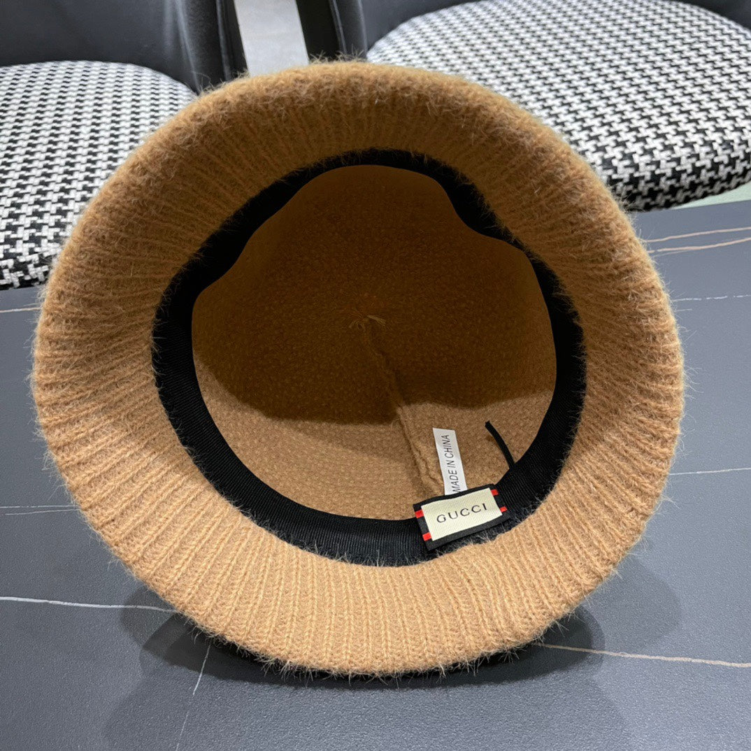 GUCCI BUCKET HAT IN PEANUT BROWN WOOL PLUSH 399229