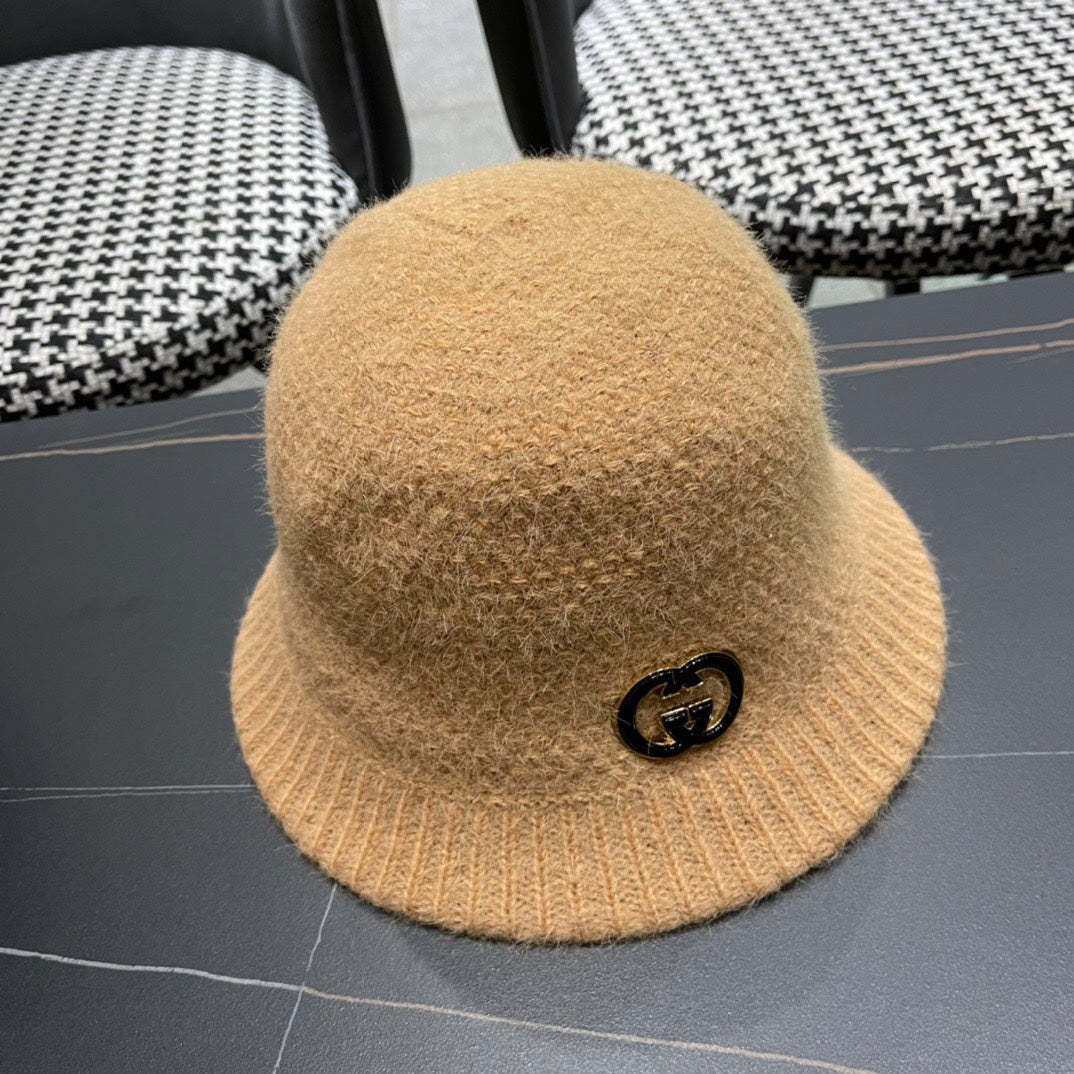GUCCI BUCKET HAT IN PEANUT BROWN WOOL PLUSH 399229