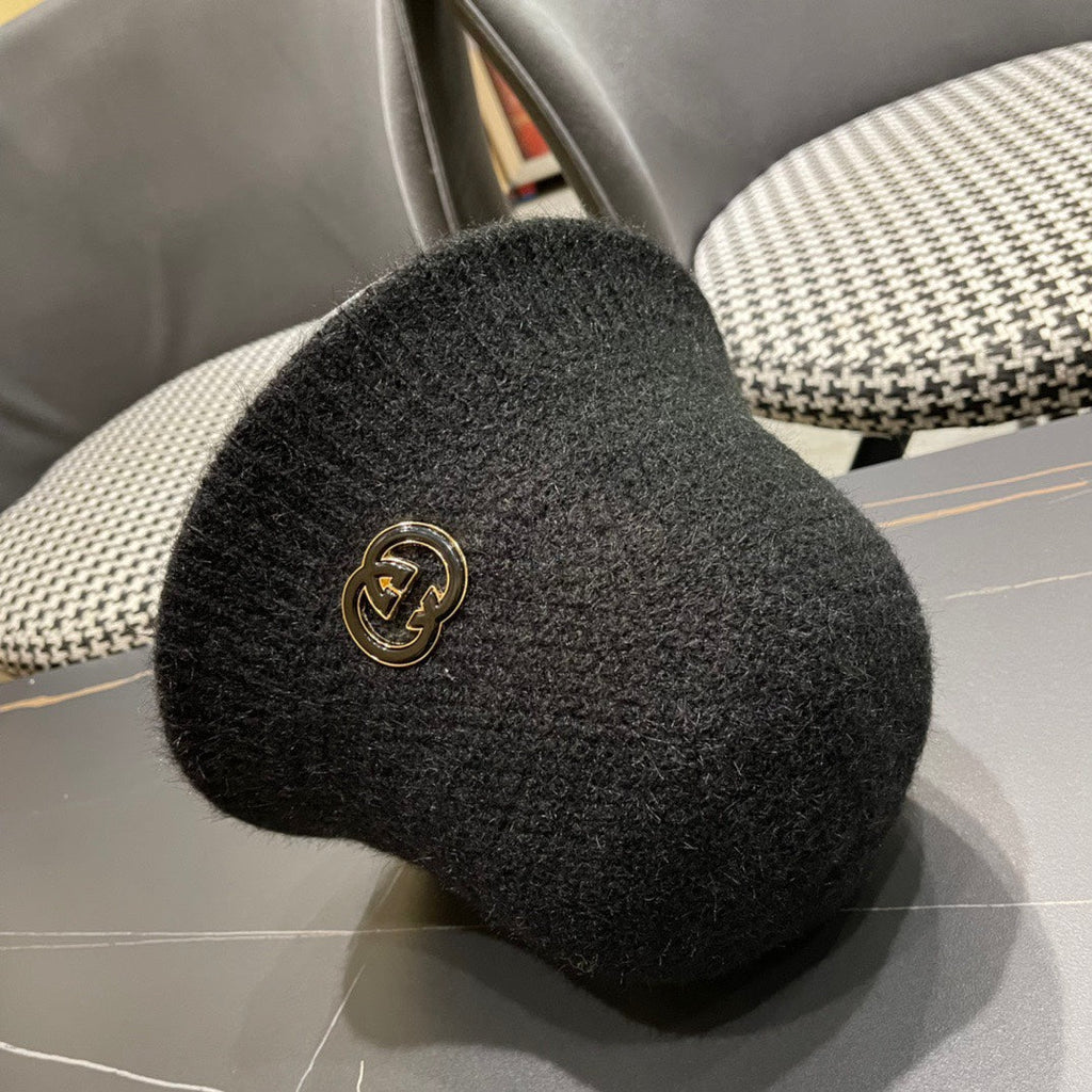GUCCI BUCKET HAT IN BLACK WOOL PLUSH 399230