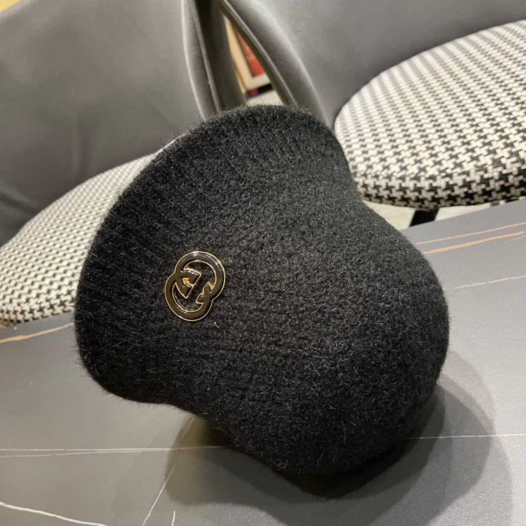 GUCCI BUCKET HAT IN BLACK WOOL PLUSH 399230