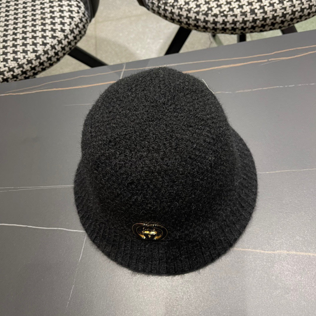 GUCCI BUCKET HAT IN BLACK WOOL PLUSH 399230