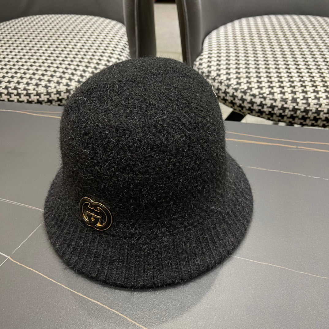 GUCCI BUCKET HAT IN BLACK WOOL PLUSH 399230