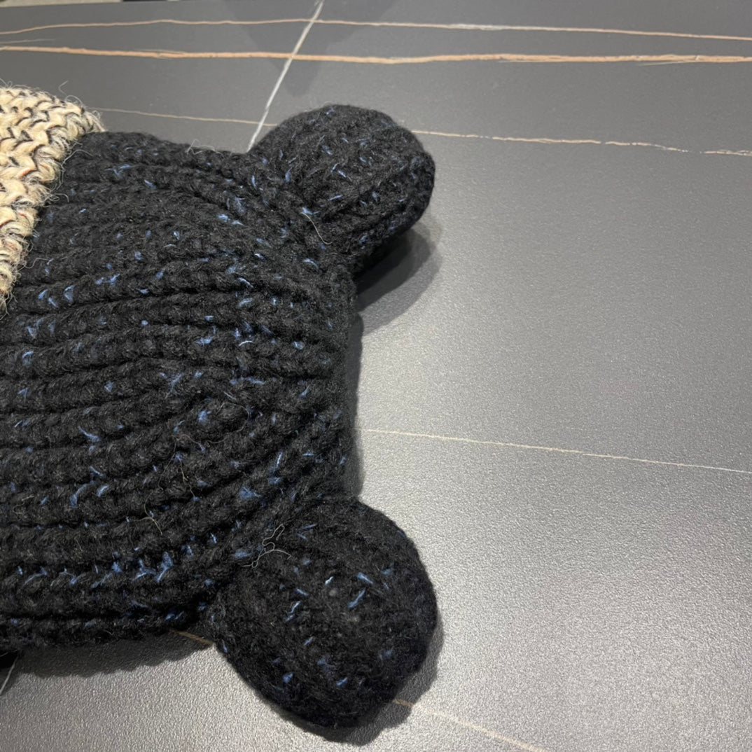 LOUIS VUITTON KNITTED BEANIE HAT WITH CUTE EARS IN BLACK MIX BEIGE WOOL 403483