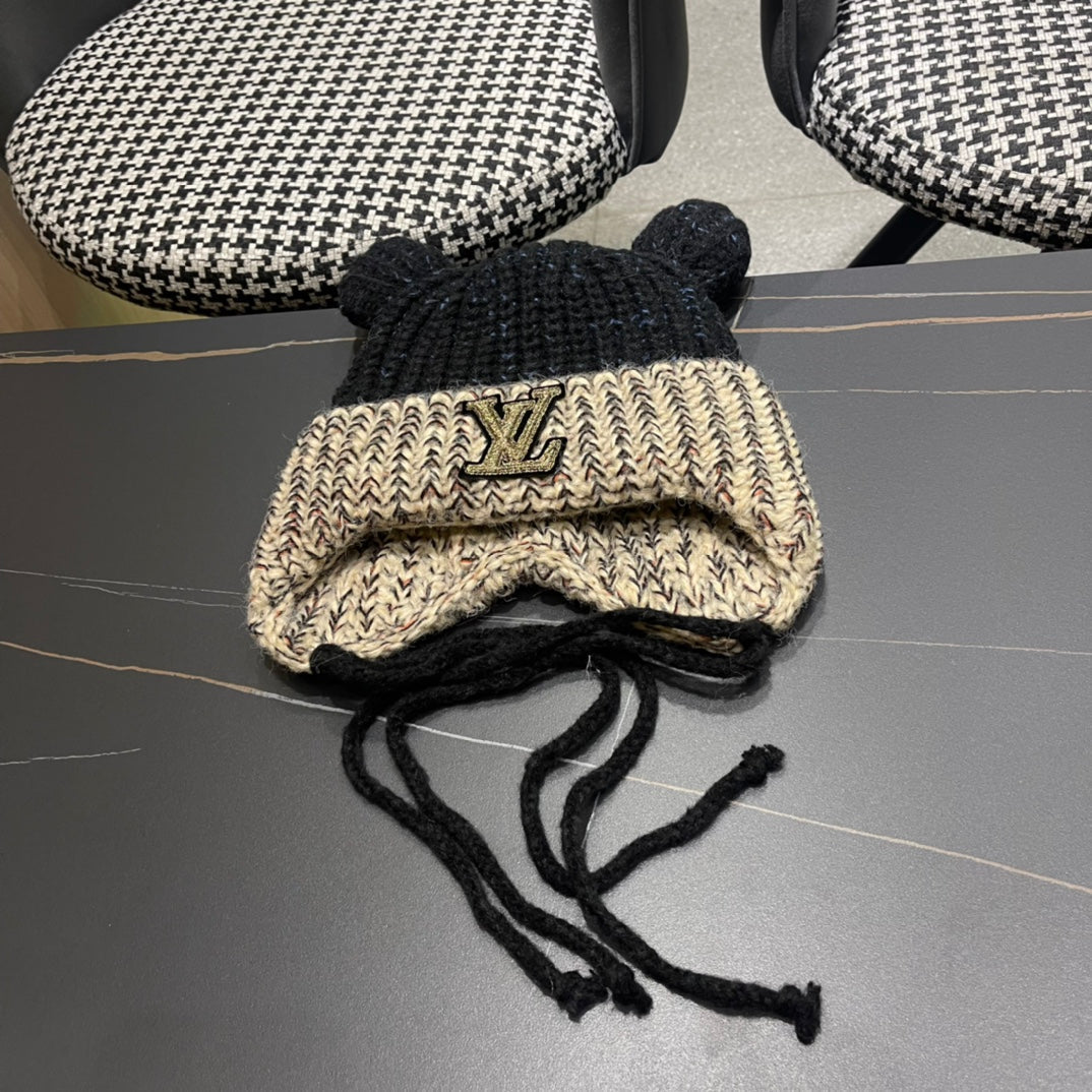 LOUIS VUITTON KNITTED BEANIE HAT WITH CUTE EARS IN BLACK MIX BEIGE WOOL 403483