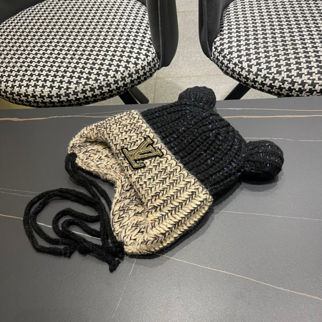 LOUIS VUITTON KNITTED BEANIE HAT WITH CUTE EARS IN BLACK MIX BEIGE WOOL 403483