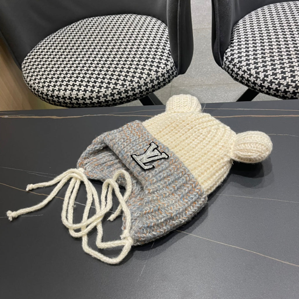 LOUIS VUITTON KNITTED BEANIE HAT WITH CUTE EARS IN WHITE MIX GRAY WOOL 403484