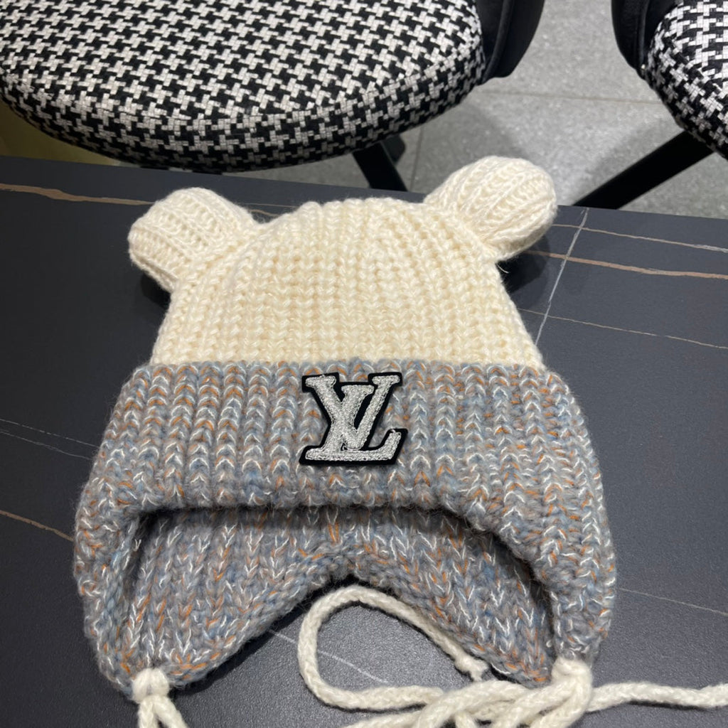 LOUIS VUITTON KNITTED BEANIE HAT WITH CUTE EARS IN WHITE MIX GRAY WOOL 403484
