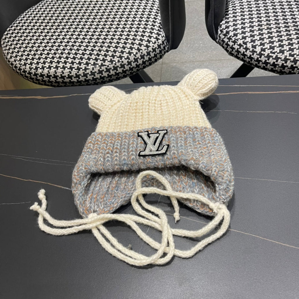 LOUIS VUITTON KNITTED BEANIE HAT WITH CUTE EARS IN WHITE MIX GRAY WOOL 403484