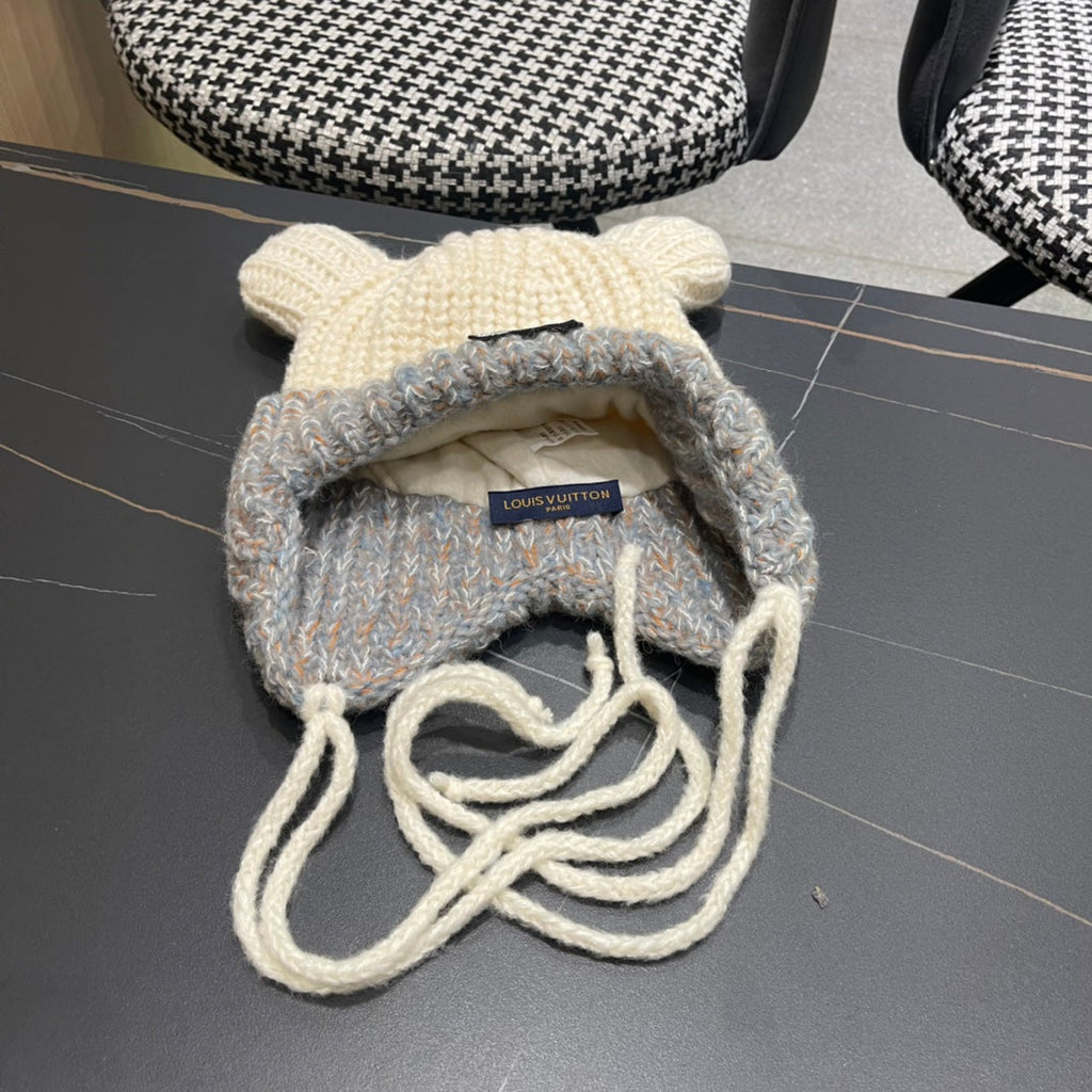 LOUIS VUITTON KNITTED BEANIE HAT WITH CUTE EARS IN WHITE MIX GRAY WOOL 403484