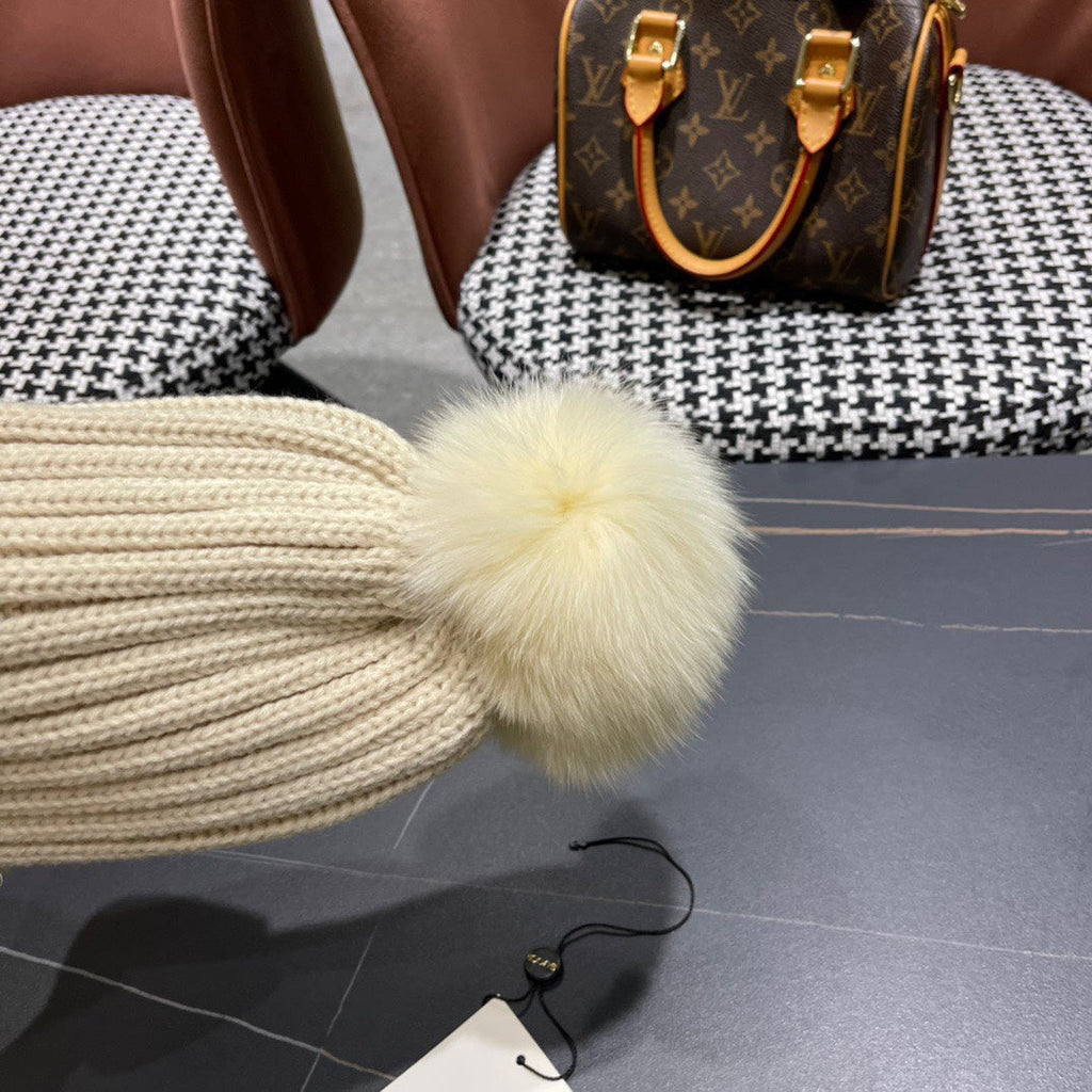 GUCCI BEANIE HAT IN BEIGE WOOL 403391