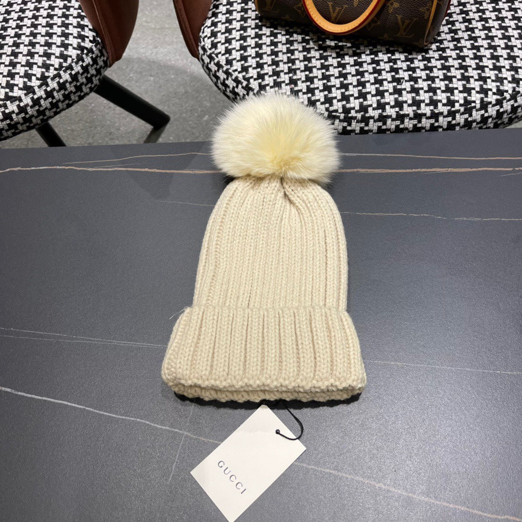 GUCCI BEANIE HAT IN BEIGE WOOL 403391