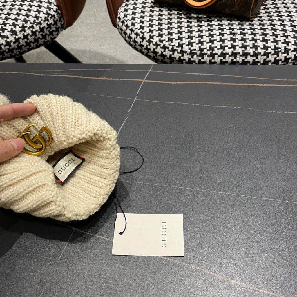 GUCCI BEANIE HAT IN BEIGE WOOL 403391