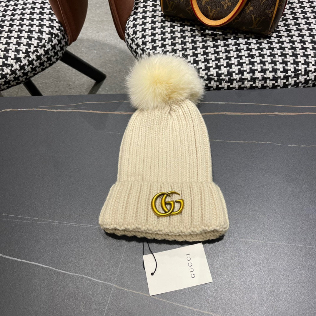 GUCCI BEANIE HAT IN BEIGE WOOL 403391