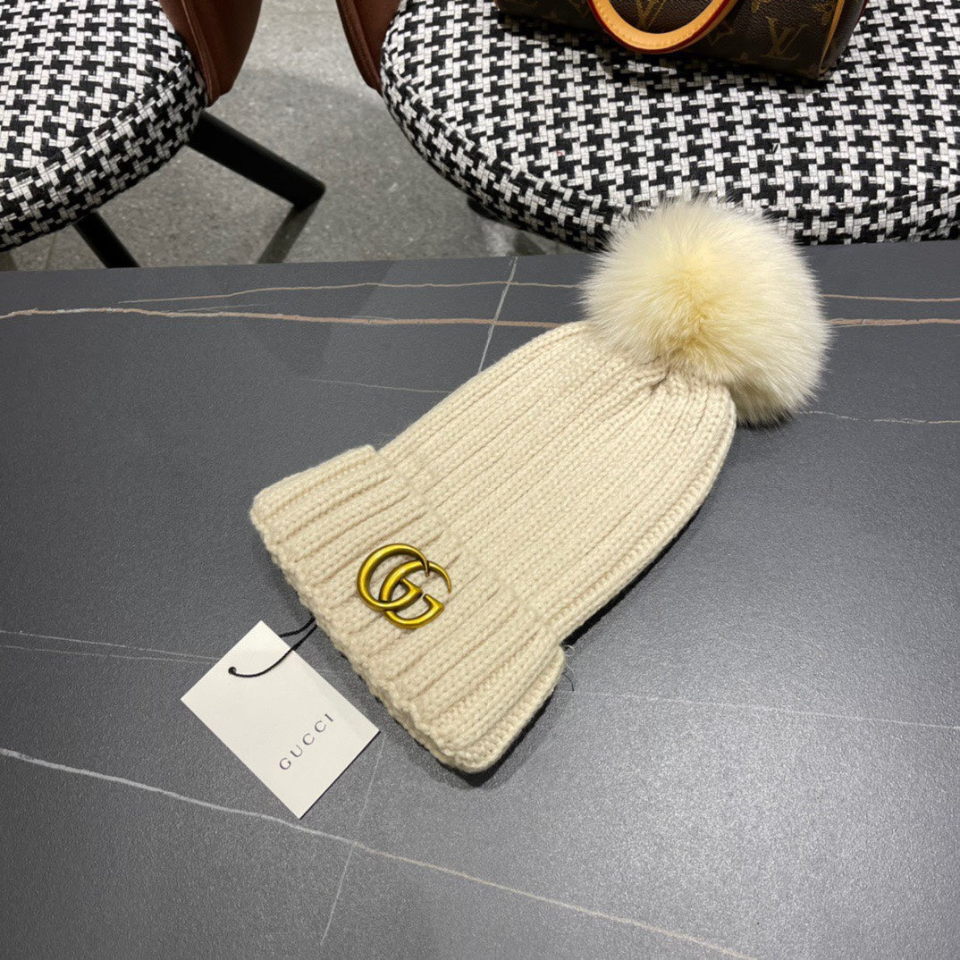 GUCCI BEANIE HAT IN BEIGE WOOL 403391