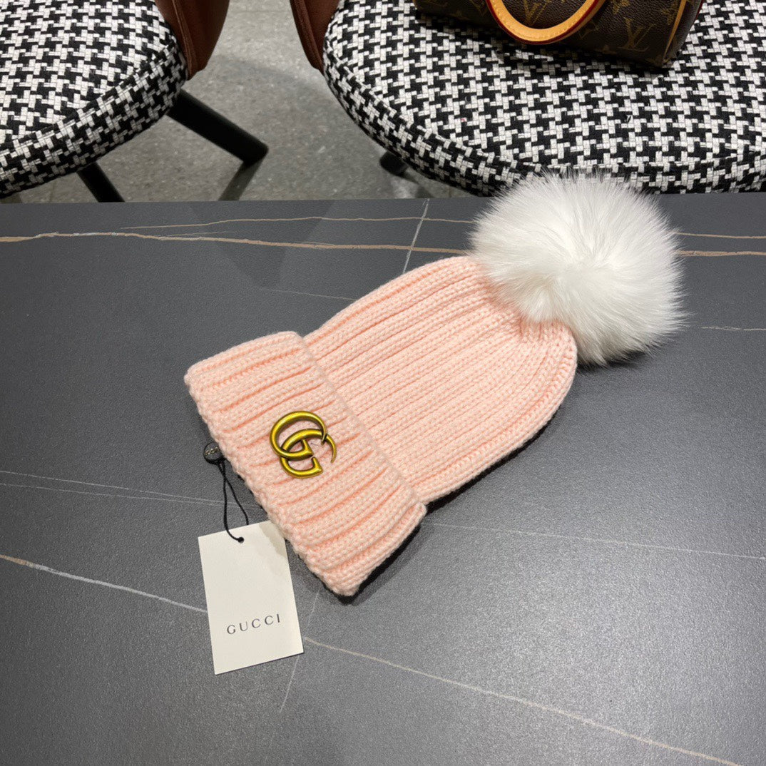 GUCCI BEANIE HAT IN LIGHT PINK WOOL 403392