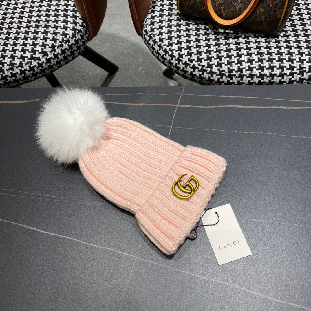 GUCCI BEANIE HAT IN LIGHT PINK WOOL 403392
