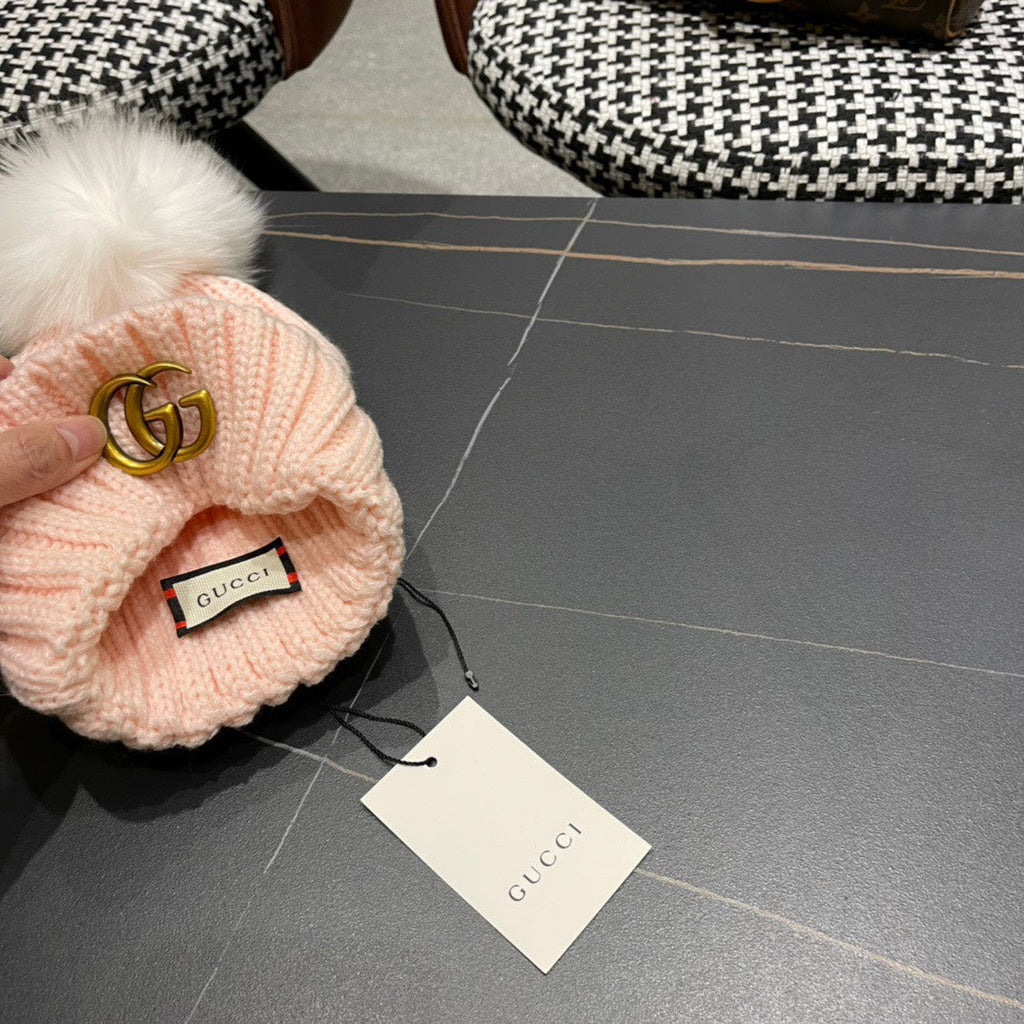 GUCCI BEANIE HAT IN LIGHT PINK WOOL 403392