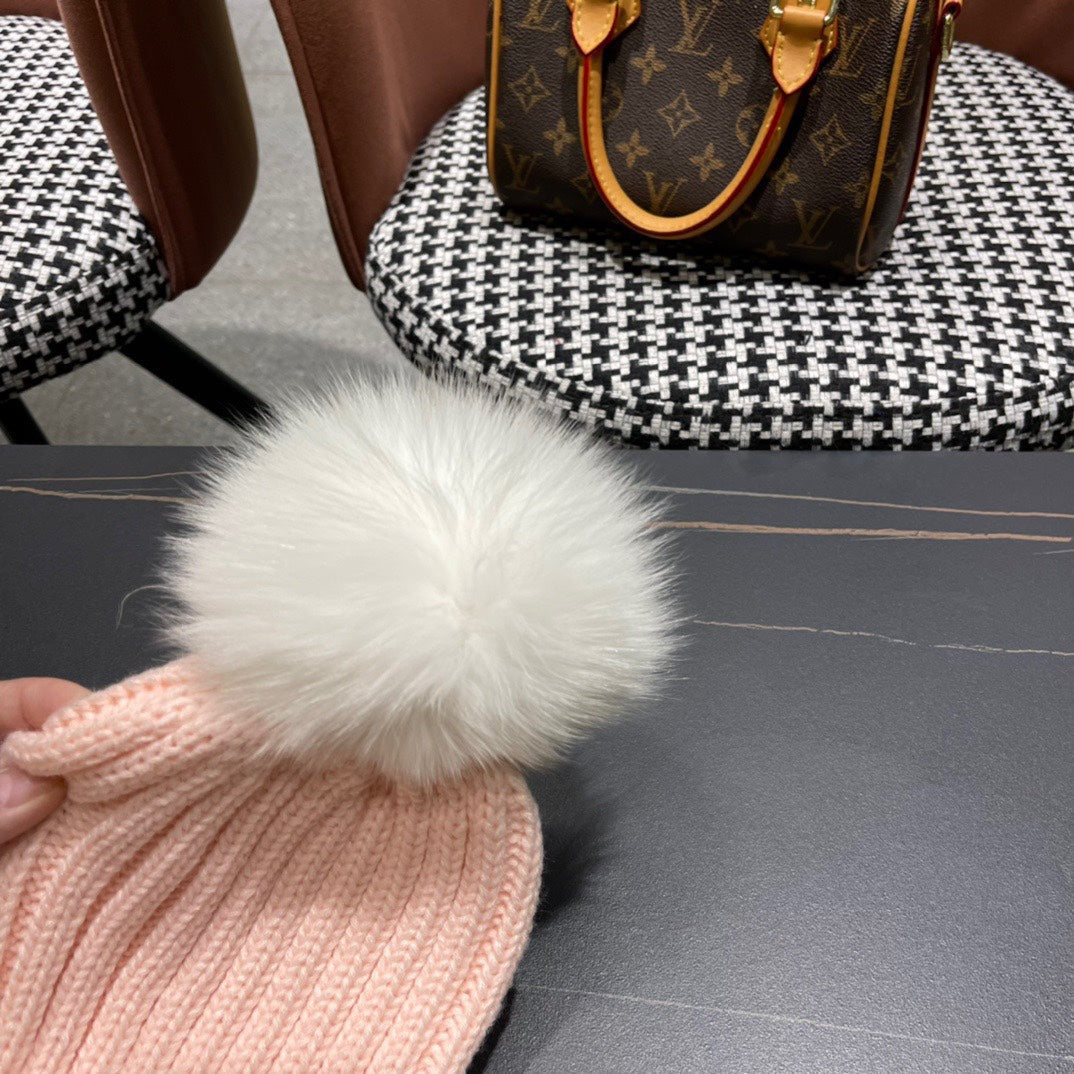 GUCCI BEANIE HAT IN LIGHT PINK WOOL 403392