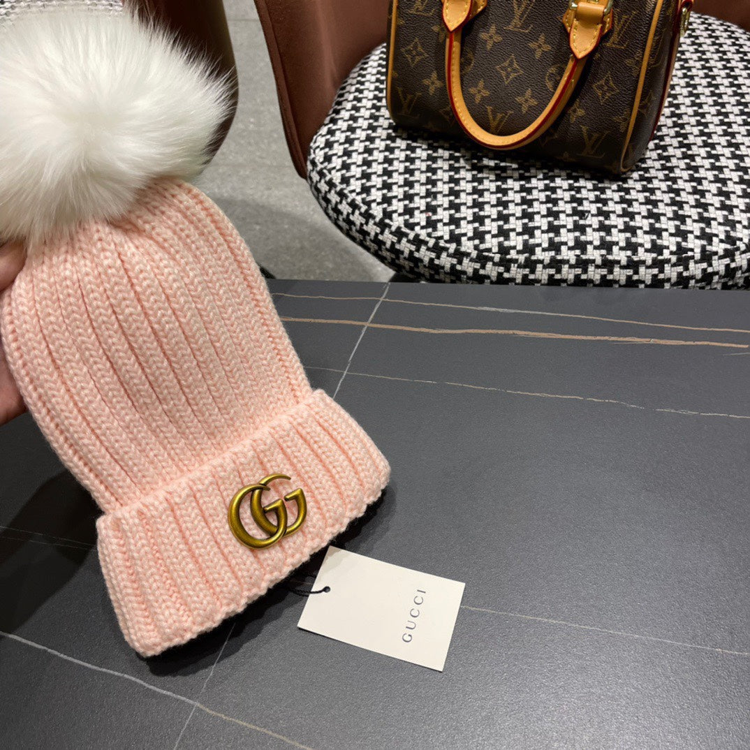 GUCCI BEANIE HAT IN LIGHT PINK WOOL 403392
