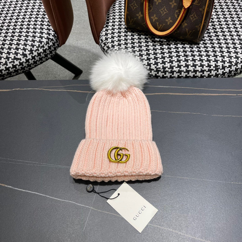 GUCCI BEANIE HAT IN LIGHT PINK WOOL 403392