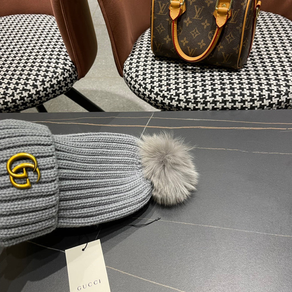 GUCCI BEANIE HAT IN DOVE GRAY WOOL 403395