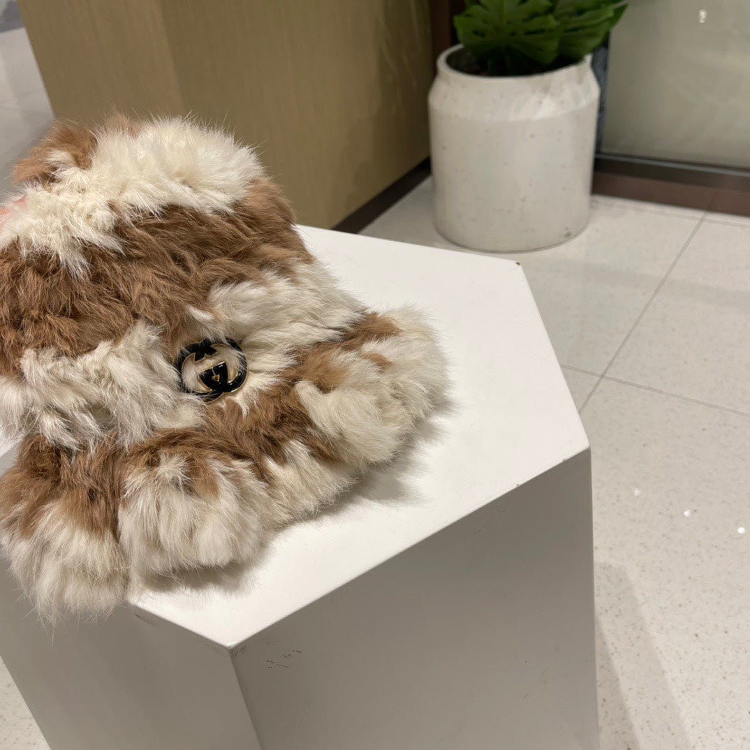 GUCCI BUCKET HAT IN MEDIUM BROWN MIX WHITE RABBIT FUR 404638