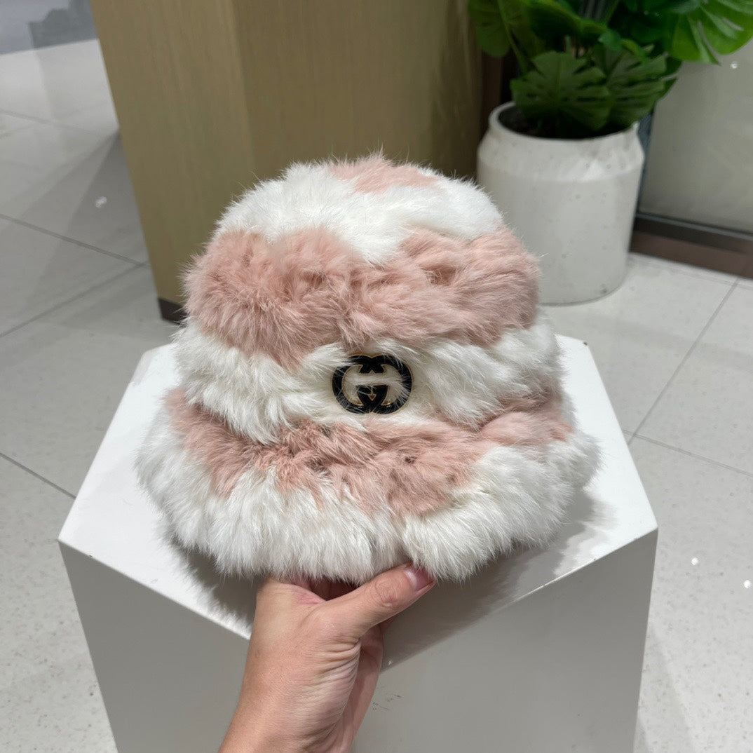 GUCCI BUCKET HAT IN LIGHT PINK MIX WHITE RABBIT FUR 404639