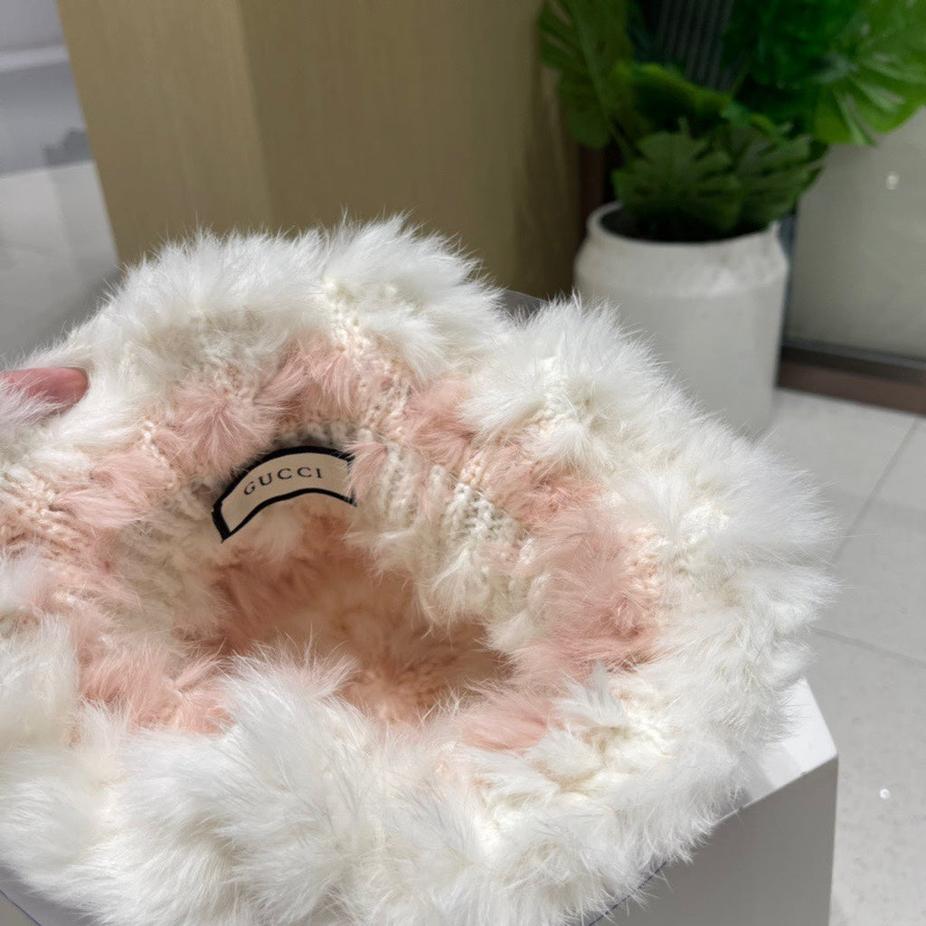 GUCCI BUCKET HAT IN LIGHT PINK MIX WHITE RABBIT FUR 404639