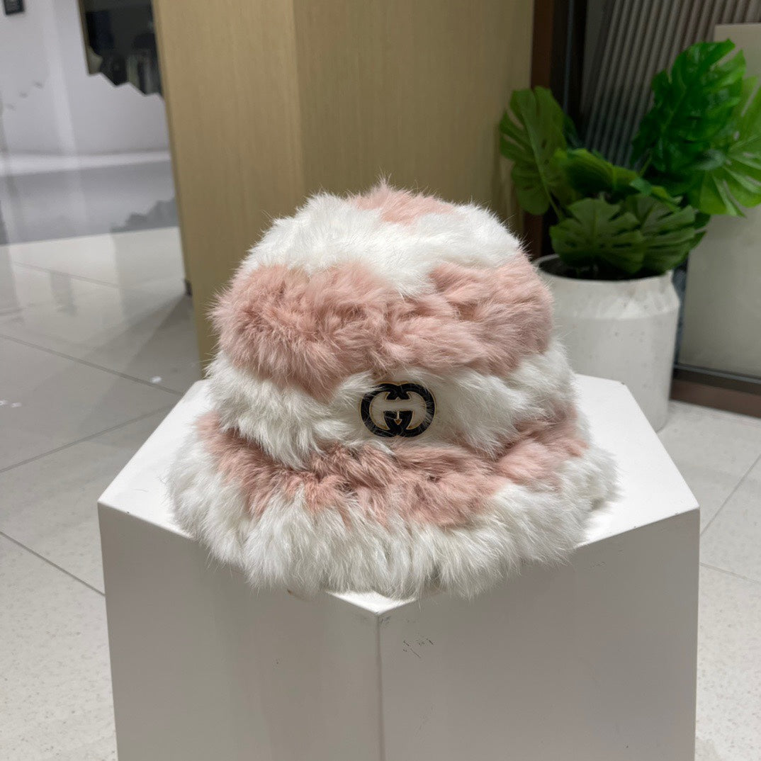 GUCCI BUCKET HAT IN LIGHT PINK MIX WHITE RABBIT FUR 404639