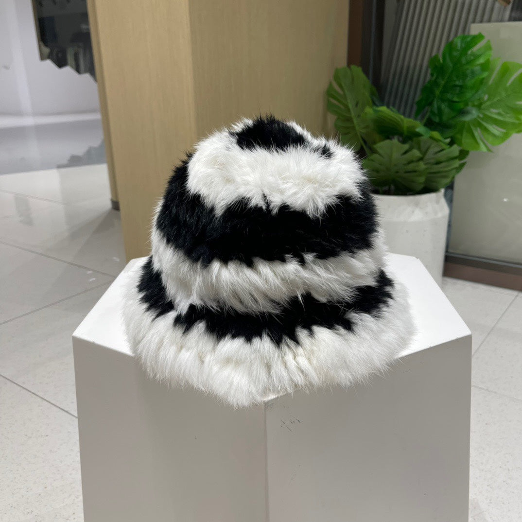 GUCCI BUCKET HAT IN BLACK MIX WHITE RABBIT FUR 404640