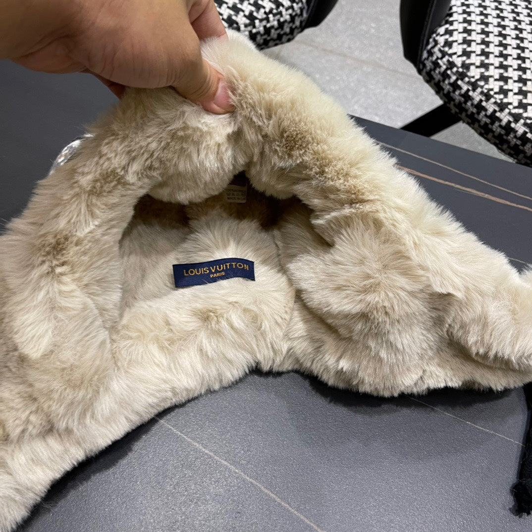 LOUIS VUITTON PLUSH EARMUFFS HAT IN COLORFUL WOOL AND RABBIT FUR 408171