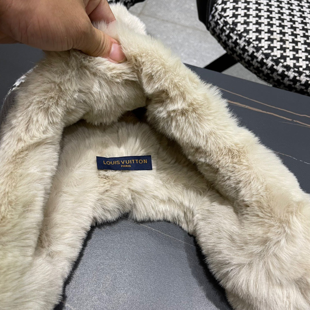 LOUIS VUITTON PLUSH EARMUFFS HAT IN COLORFUL WOOL AND RABBIT FUR 408172