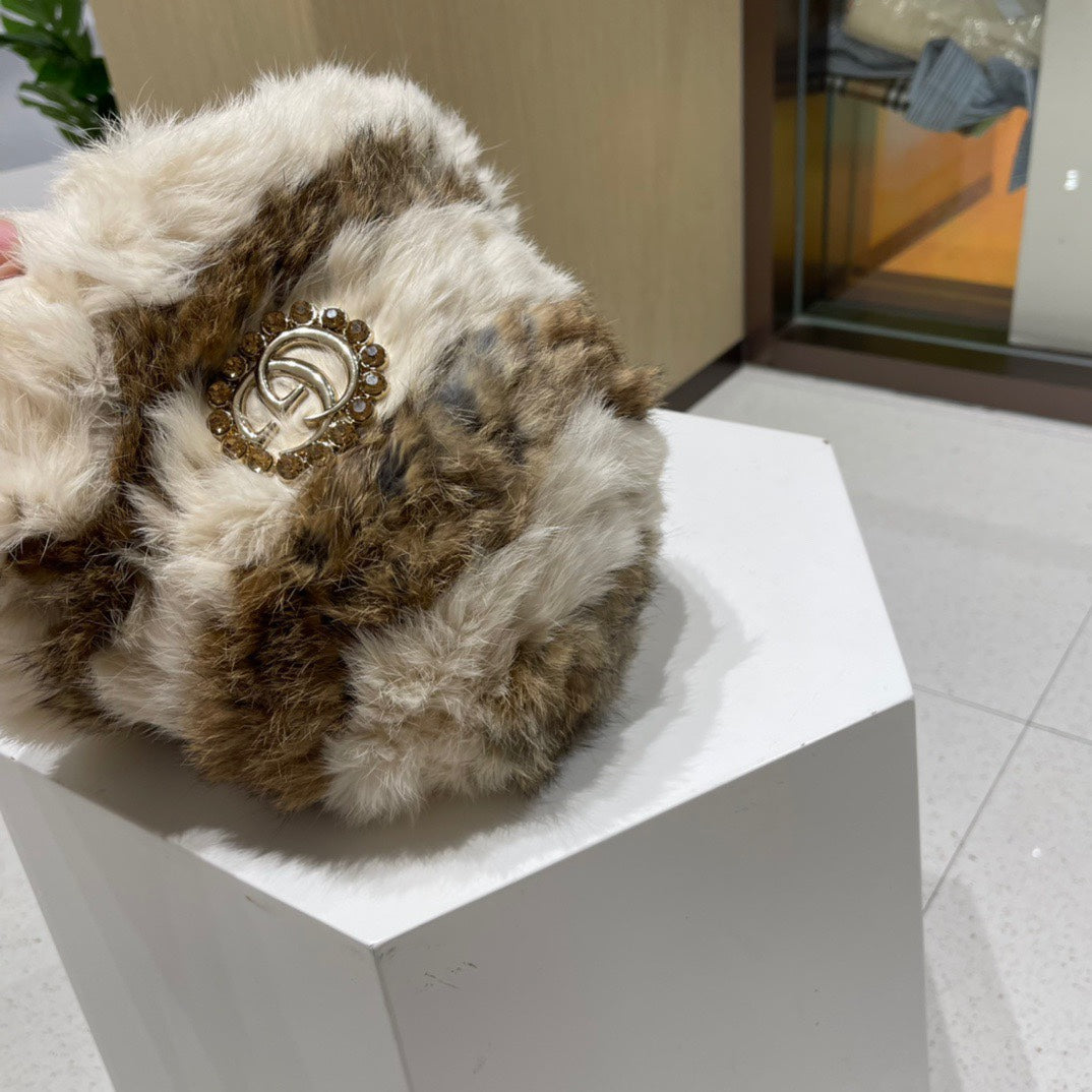 GUCCI BUCKET HAT IN BROWN MIX WHITE FLEECE 412797