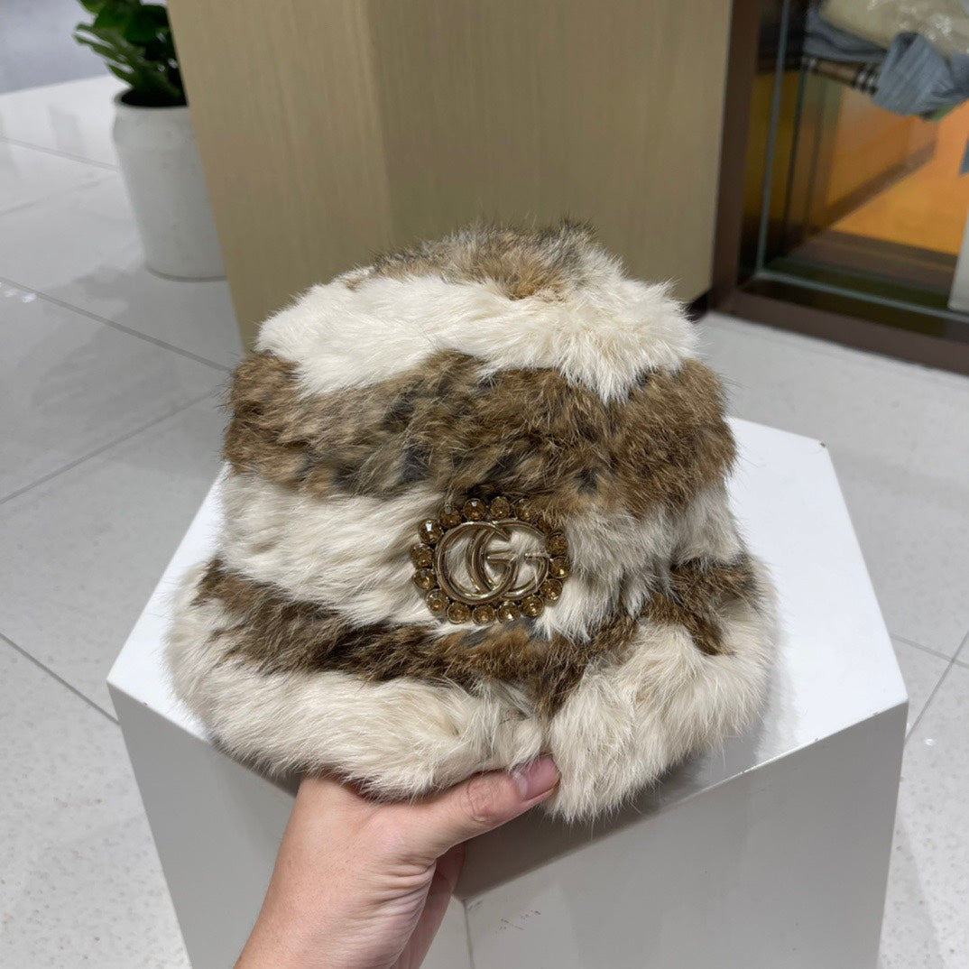 GUCCI BUCKET HAT IN BROWN MIX WHITE FLEECE 412797