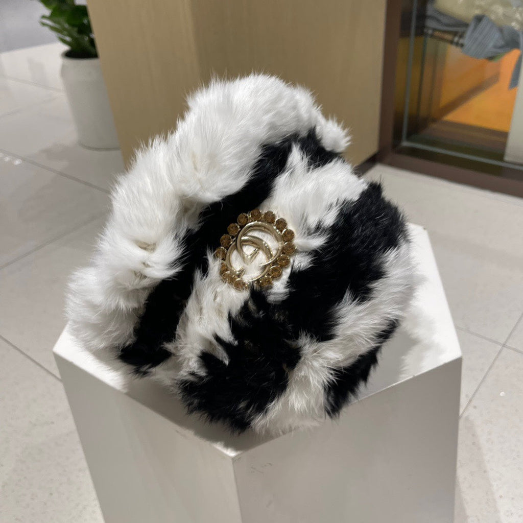 GUCCI BUCKET HAT IN BLACK MIX WHITE FLEECE 412798