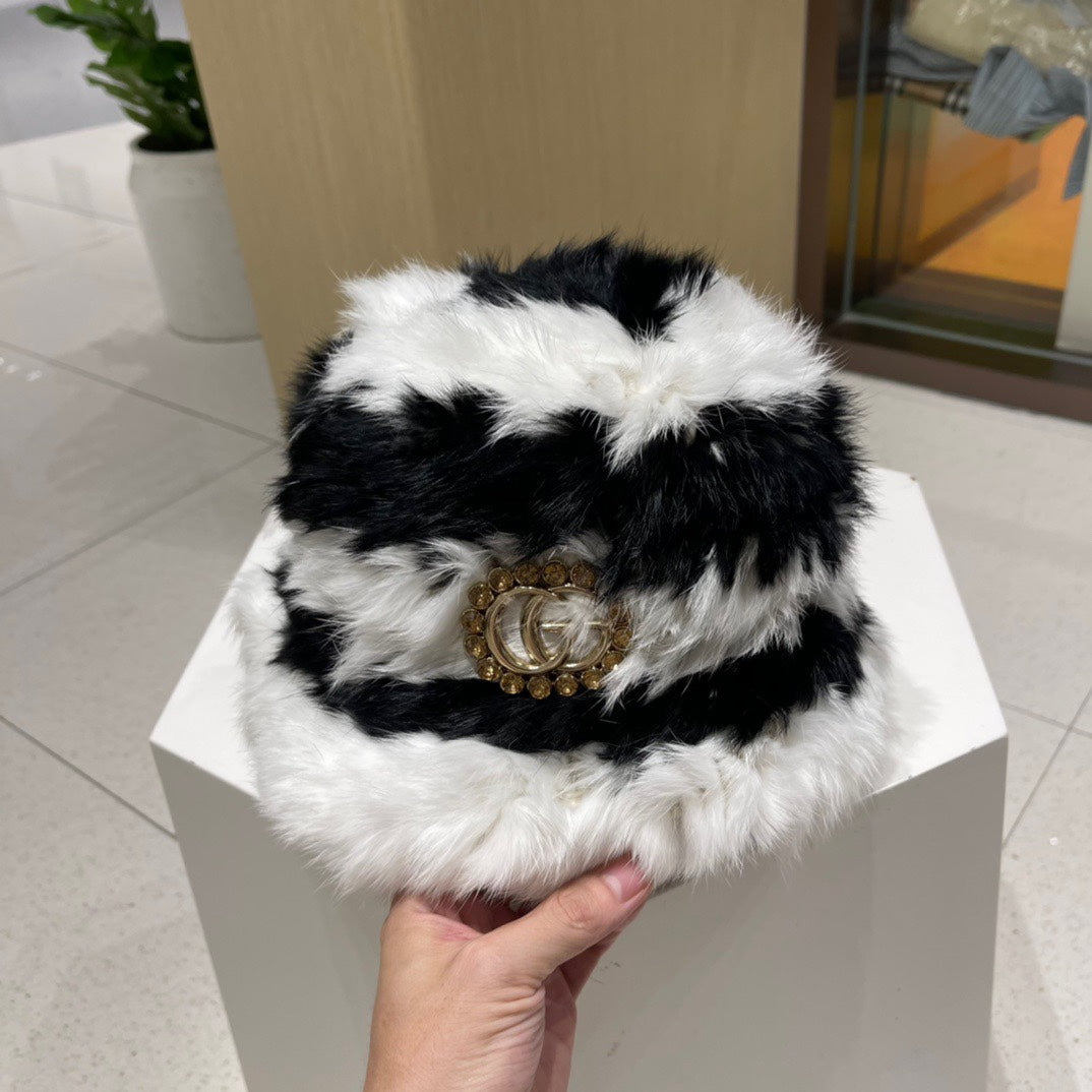 GUCCI BUCKET HAT IN BLACK MIX WHITE FLEECE 412798